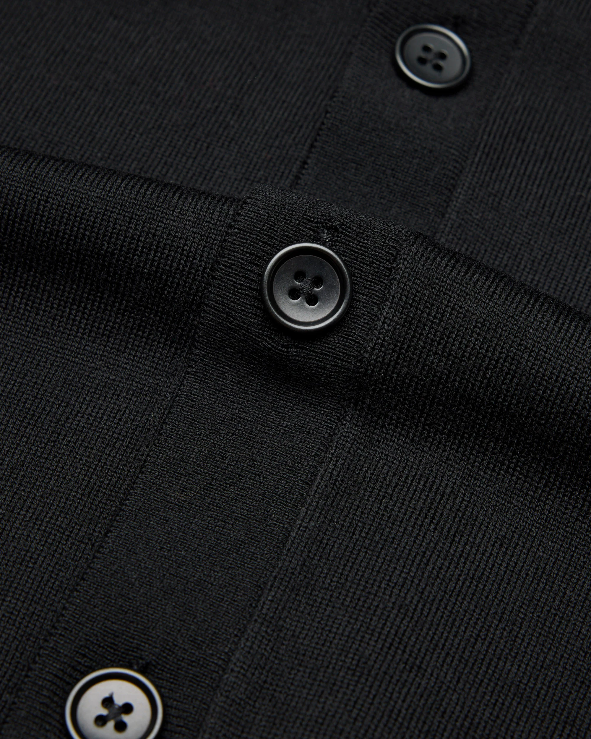 Lightweight Merino Harry Cardigan - Image 9