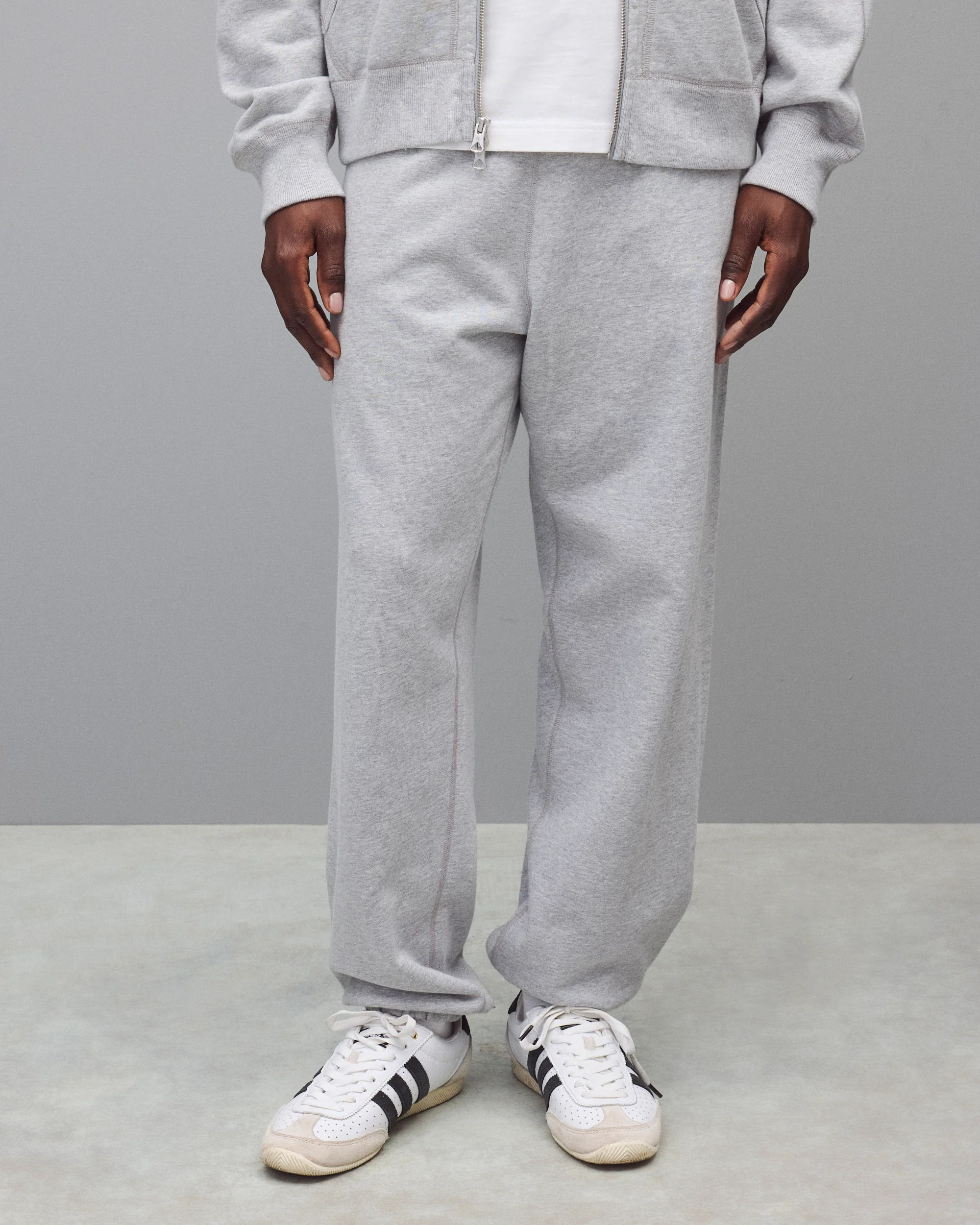 Midweight Terry Relaxed Cuffed Sweatpant - Image 3