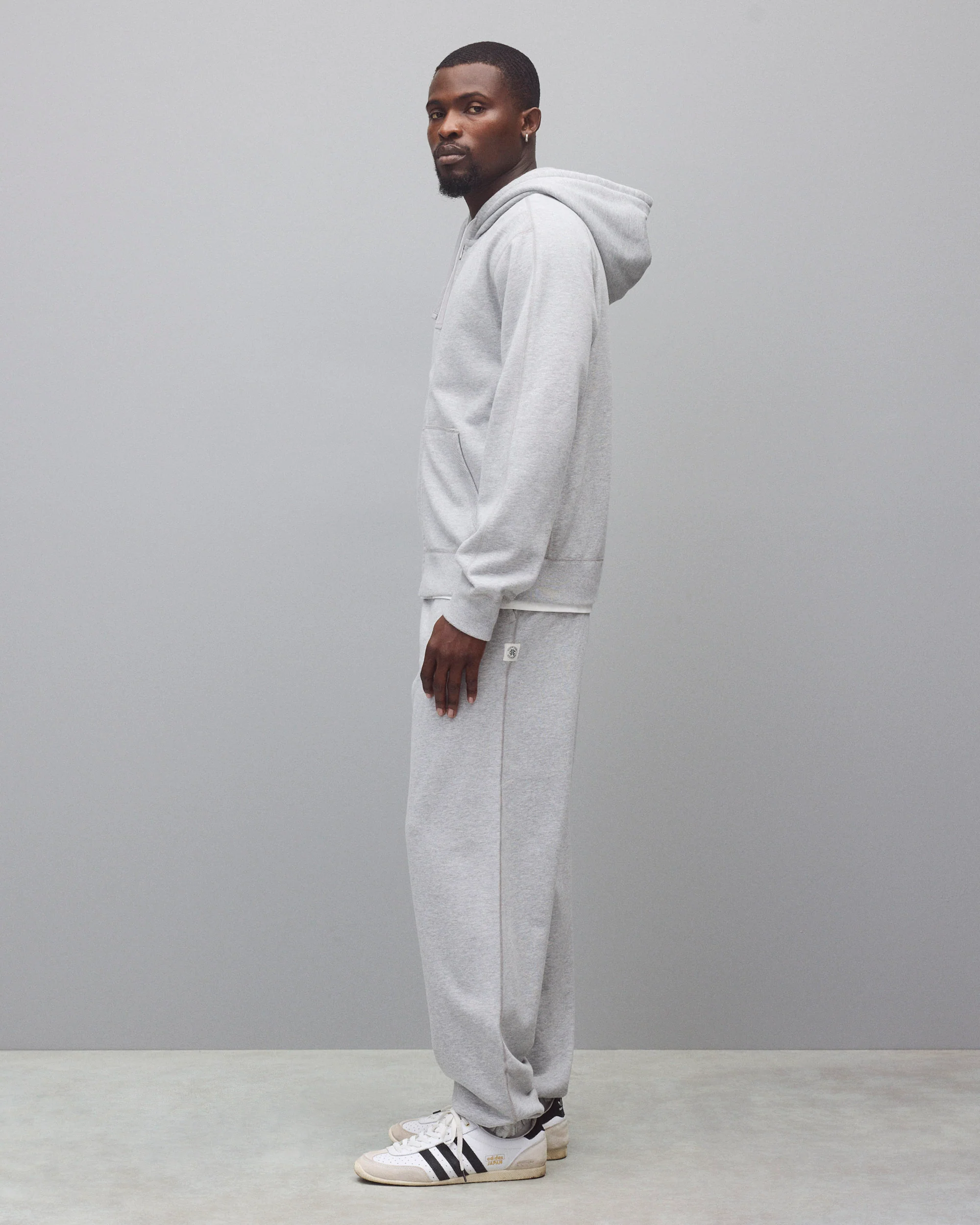 Midweight Terry Relaxed Cuffed Sweatpant - Image 4