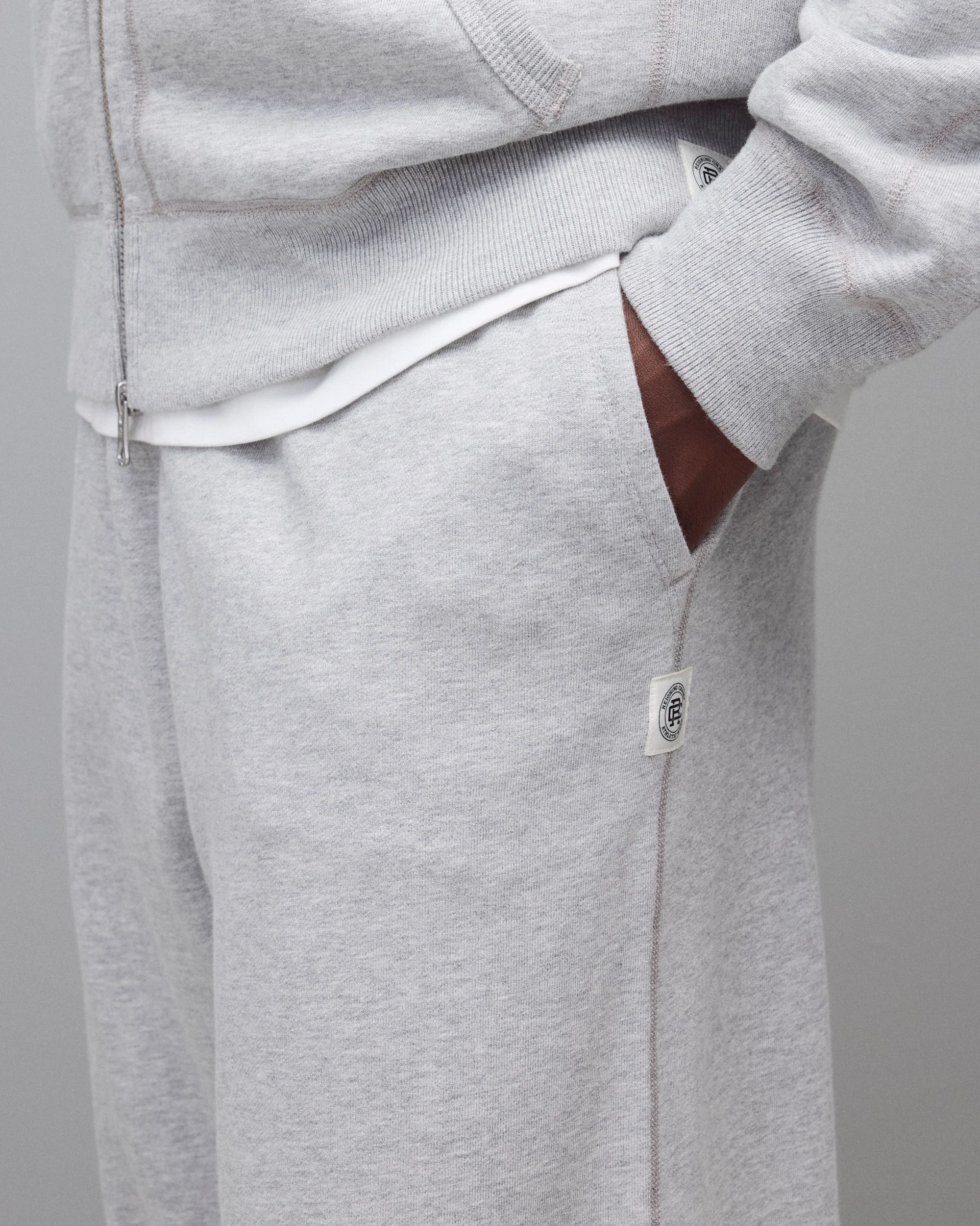 Midweight Terry Relaxed Cuffed Sweatpant - Image 6