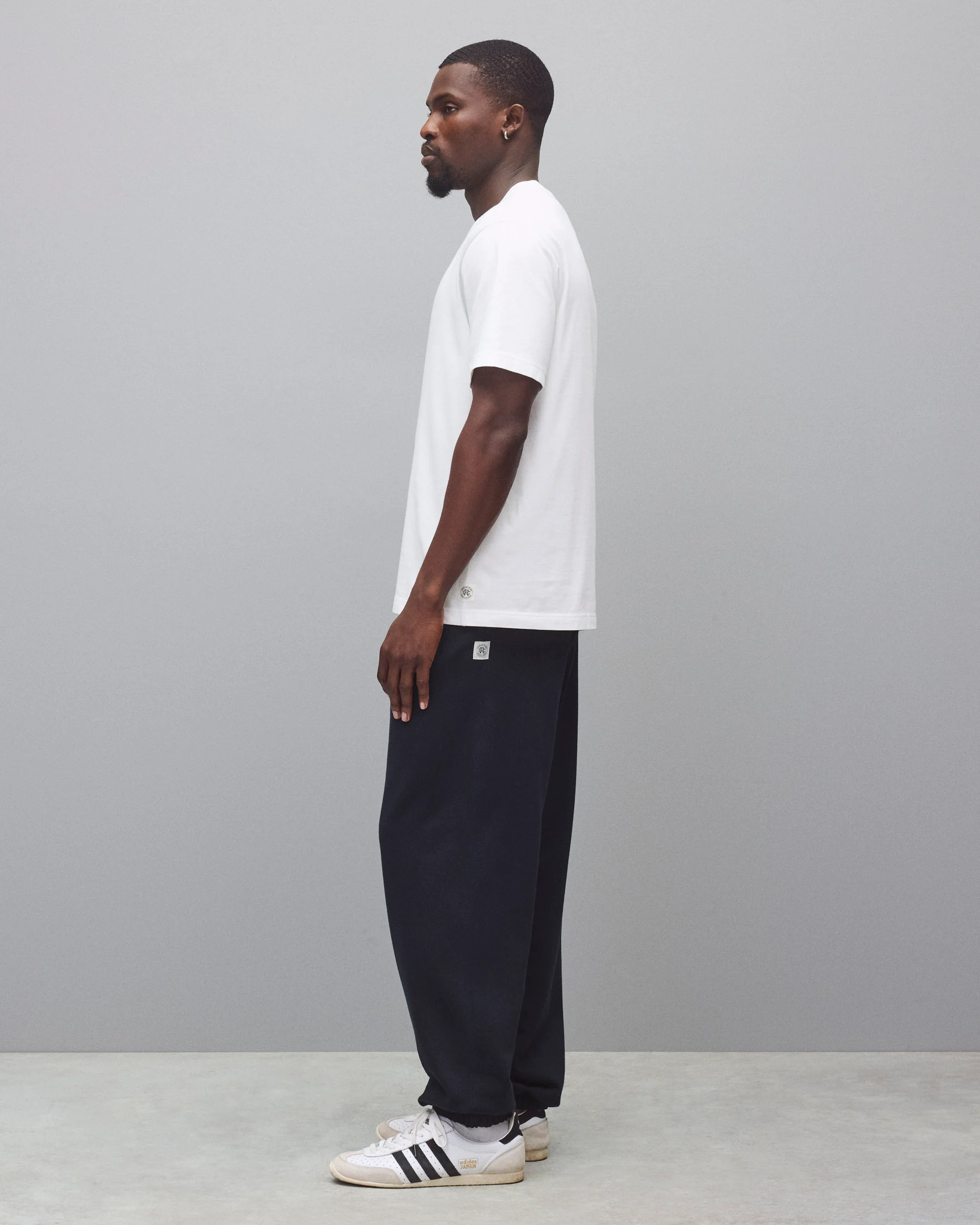 Midweight Terry Relaxed Cuffed Sweatpant - Image 4