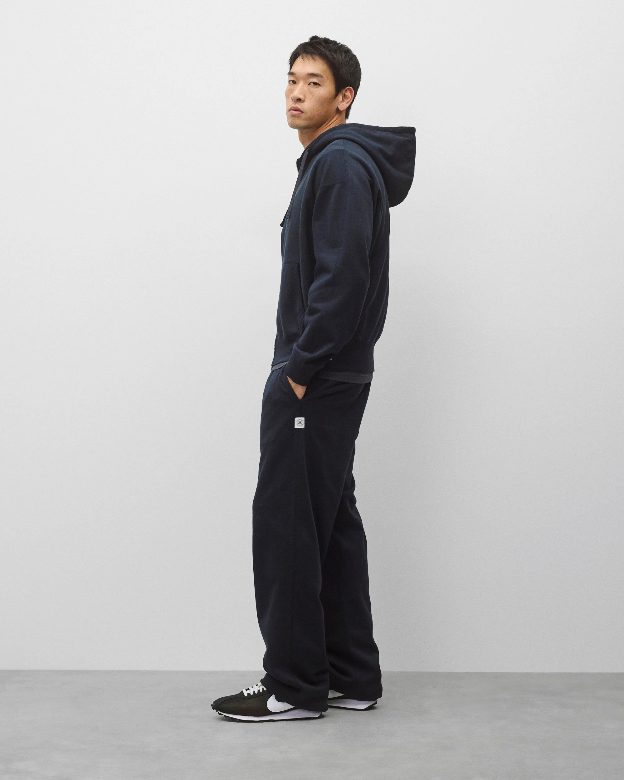 Midweight Terry Relaxed Sweatpant - Image 4